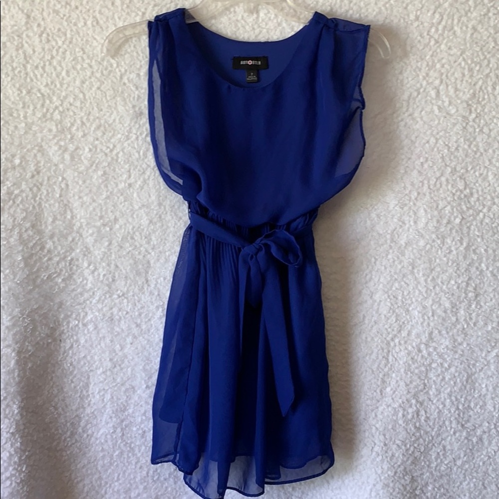 Girls dress size 7.